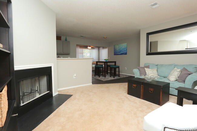 2BR,2BA - 1176SF - The Reserve Apartment Homes