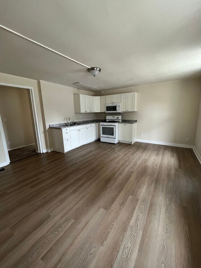 Building Photo - 1102 N 10th St