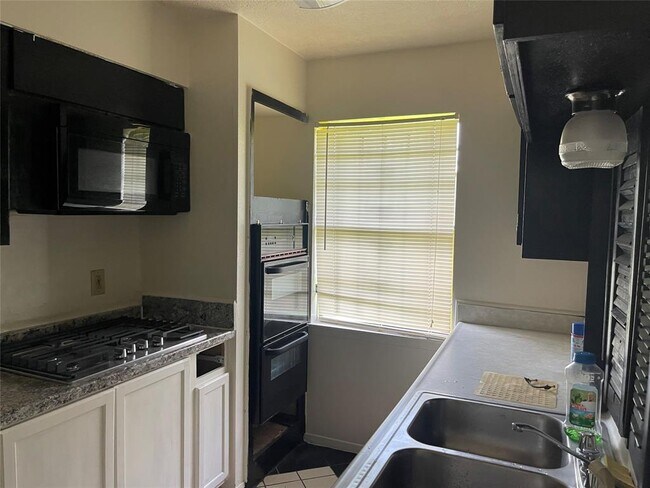 Building Photo - 5339 Tavenor Ln
