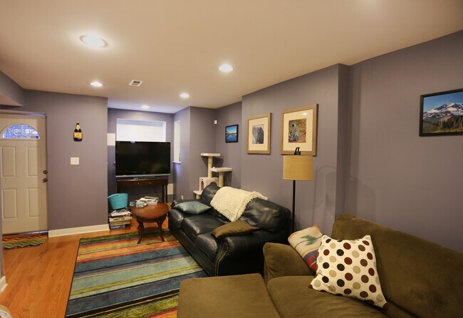 Foto del edificio - 729 6th St NE