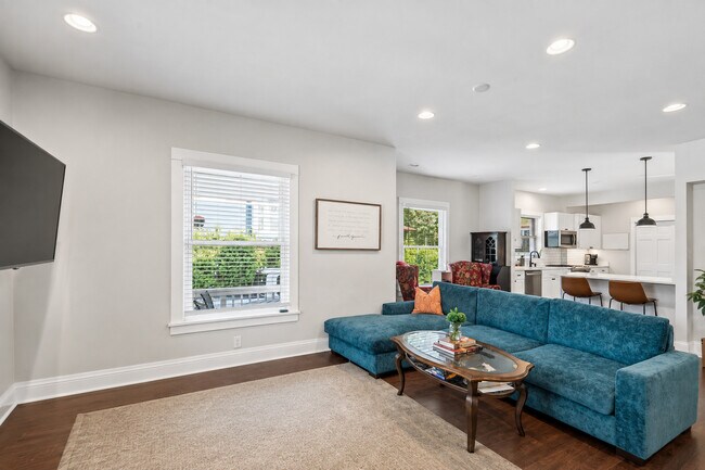Foto del edificio - 213 W Maple Ave
