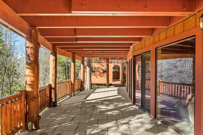 Building Photo - 683 Grass Valley Rd
