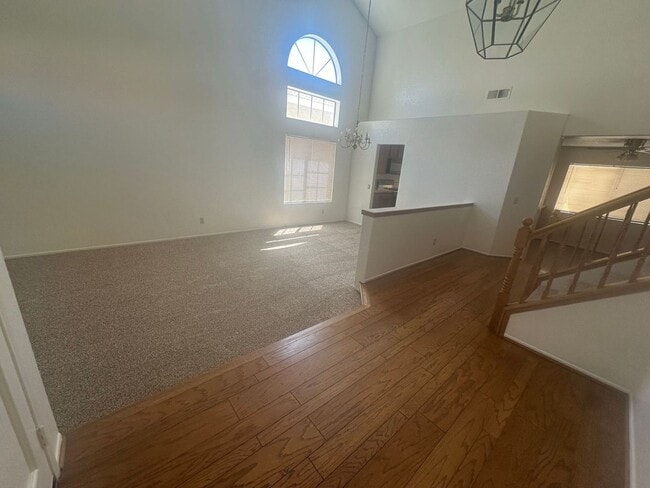 Building Photo - 14333 La Crescenta Ave