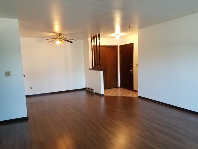 Building Photo - 4450 Trevor Cir