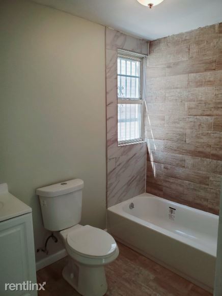 Building Photo - 1 br, 1 bath Apartment - 51 Washington Ave 3