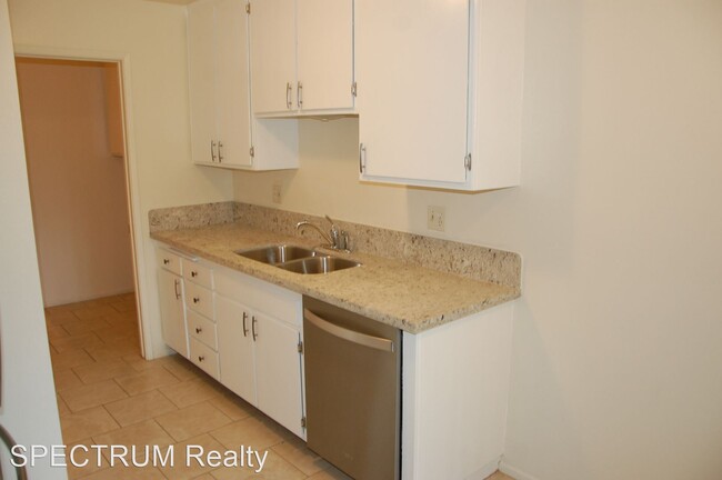 Foto del edificio - 2 br, 2 bath House - 4756 Camino Del Rey