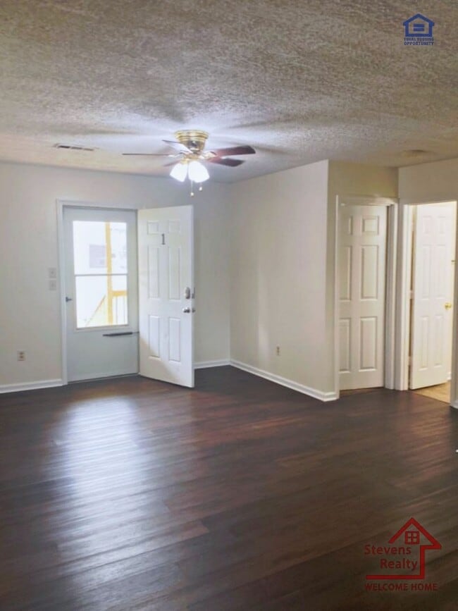 Building Photo - 232 Dogwood Pointe Dr
