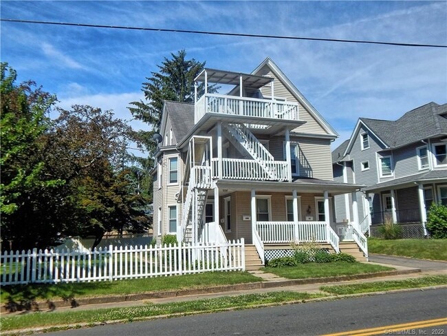 Building Photo - 38 Oak Ave
