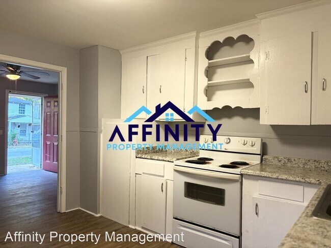 Foto del edificio - 2 br, 1 bath House - 823 North Commander S...