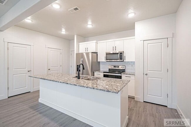 Building Photo - 651 S 2400 W