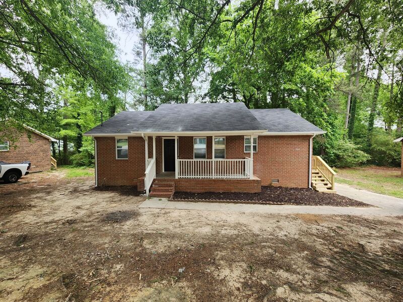 Primary Photo - 709 W Creek Cir