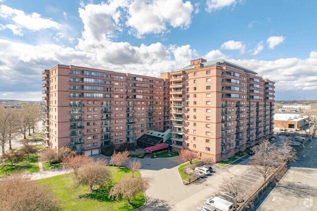 Mystic River Park Condominiums East