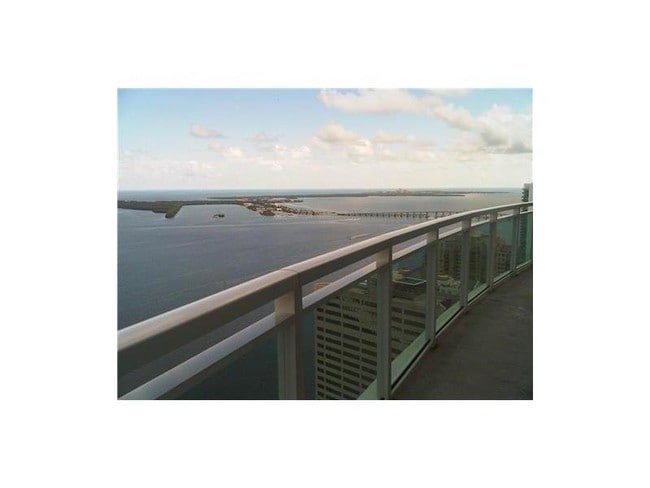 Building Photo - 950 Brickell Bay Dr