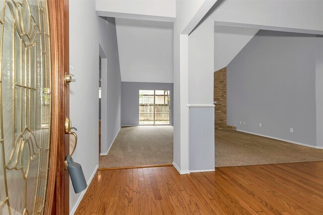 Foto del edificio - 73 Timberspire Ln
