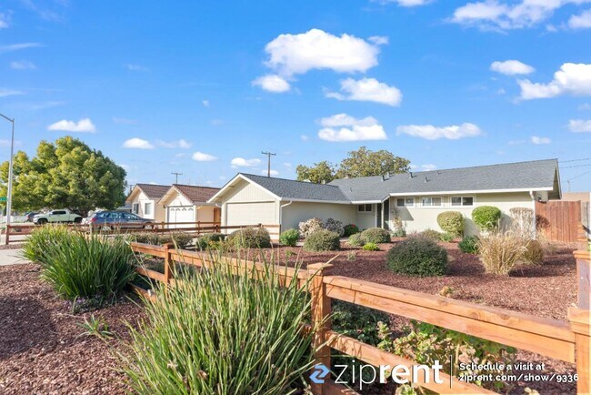 Building Photo - 2093 Pruneridge Ave