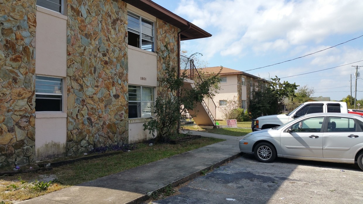 1741 Kent Dr Unit 2, Sebring, FL 33870 Apartments in Sebring, FL