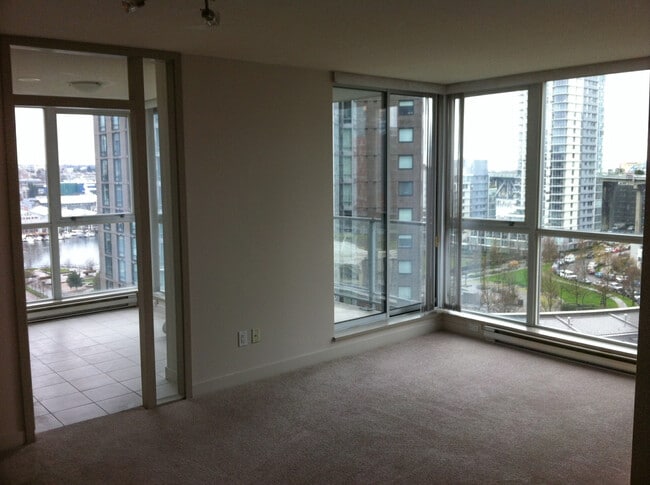 Photo du bâtiment - 2903-1408 Strathmore Mews North