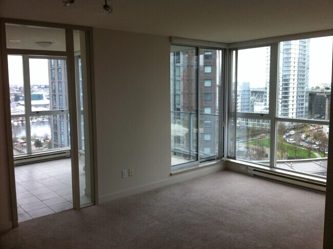 Photo du bâtiment - 903-1408 Strathmore Mews