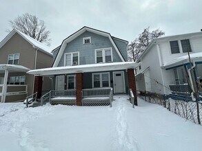 Building Photo - 1085 E 16th Ave