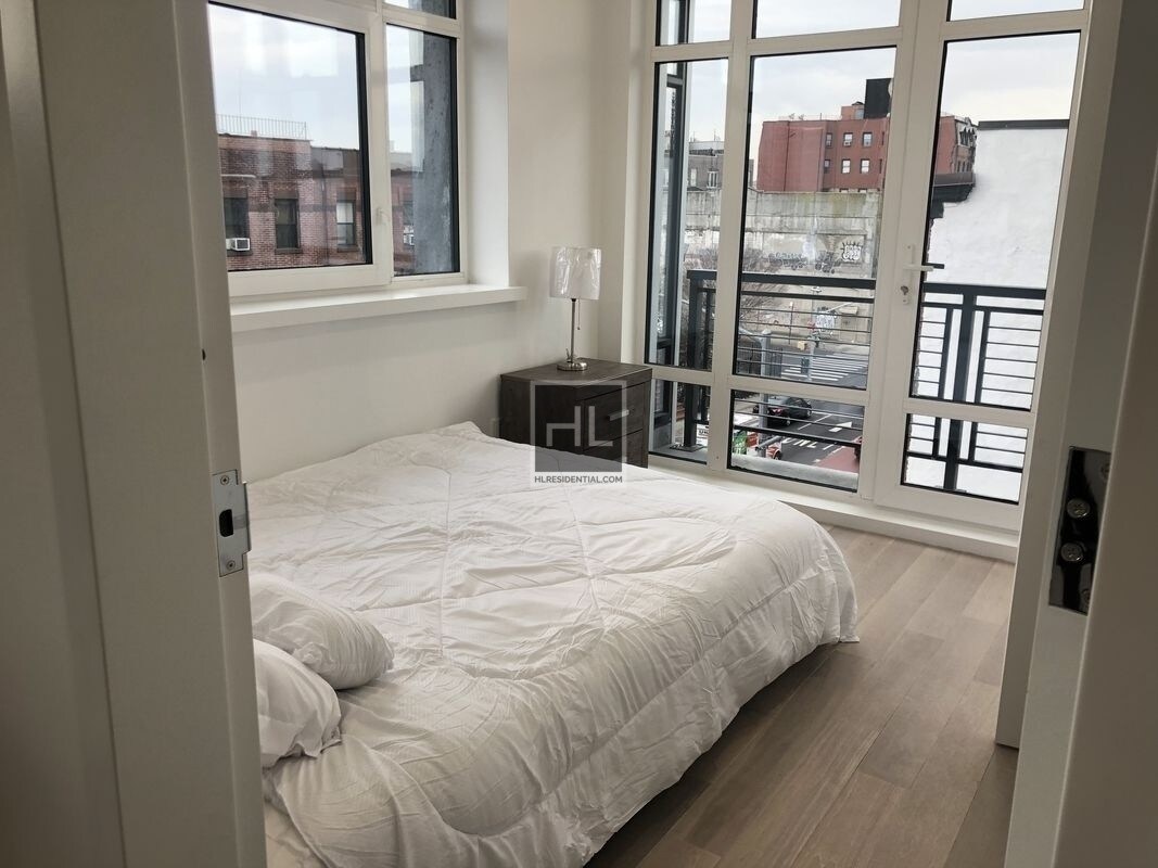 Foto principal - 85 Rogers Ave