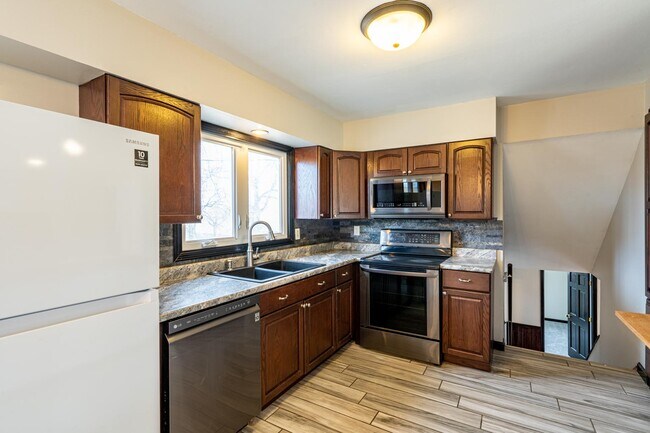 Foto del edificio - 3404 E 12th St