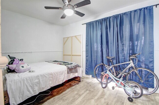 Foto del edificio - 6604 SW 113th Ave