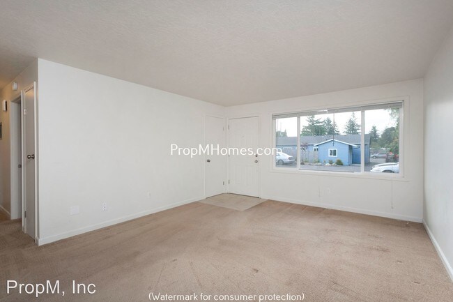 Building Photo - 15535 NE Glisan St