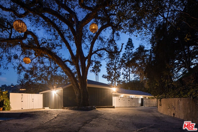 Building Photo - 11349 Canton Dr