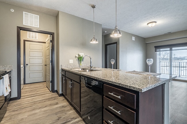 Building Photo - North Pointe Villas