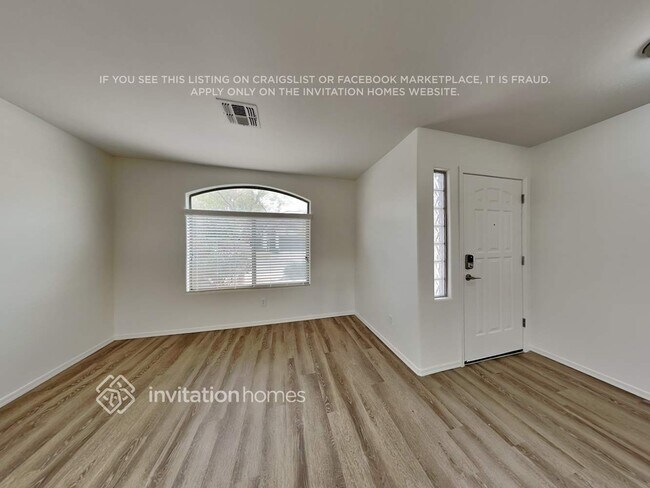 Building Photo - 1731 E Leslie Ave