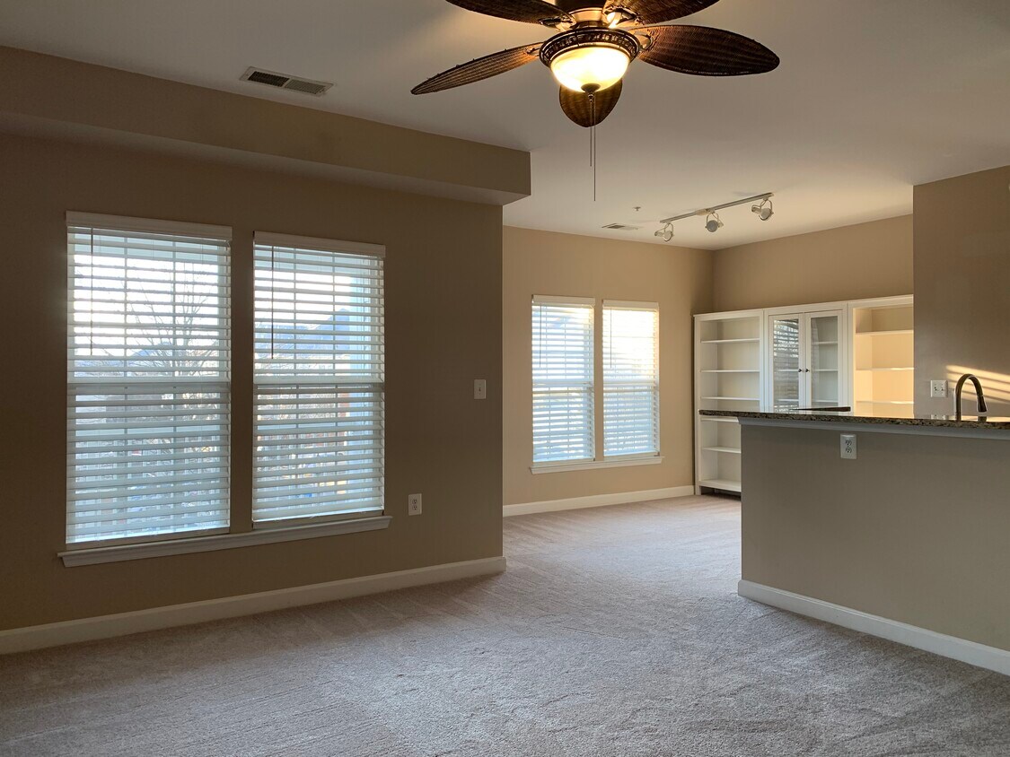 42531 Rockrose Square Unit 302, Brambleton, VA 20148 Condo for Rent