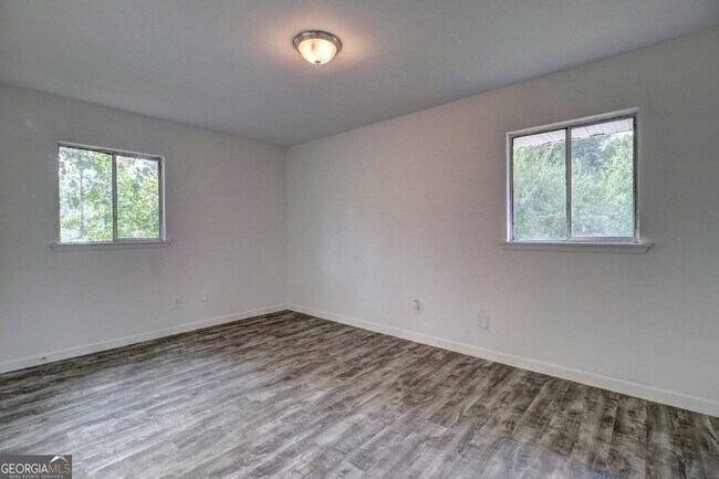 Foto del edificio - 8774 Channing Dr