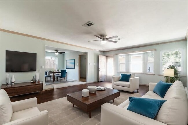 Building Photo - 5402 Sheraton Oaks Dr