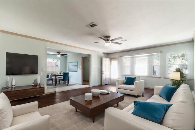 Foto del edificio - 5402 Sheraton Oaks Dr