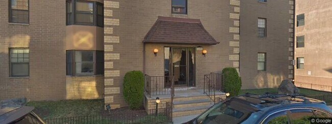 Foto del edificio - 6403 LIBERTY Ave