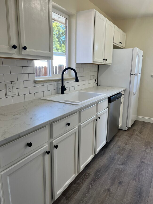 Kitchen - 2463 Saulsbury St