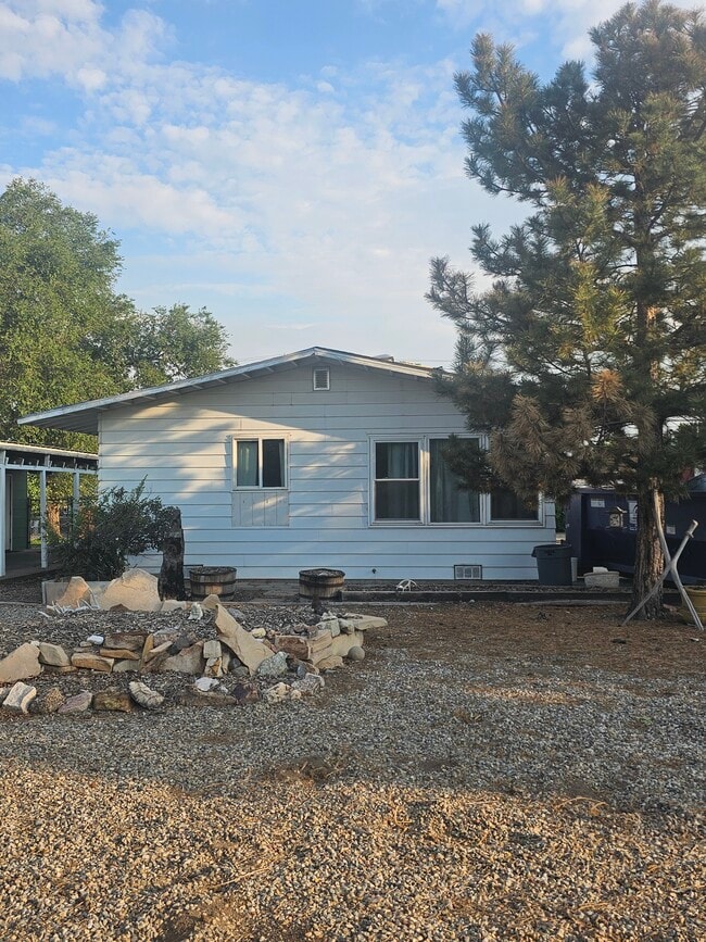 Frente de la casa - 2015 Elm Ave