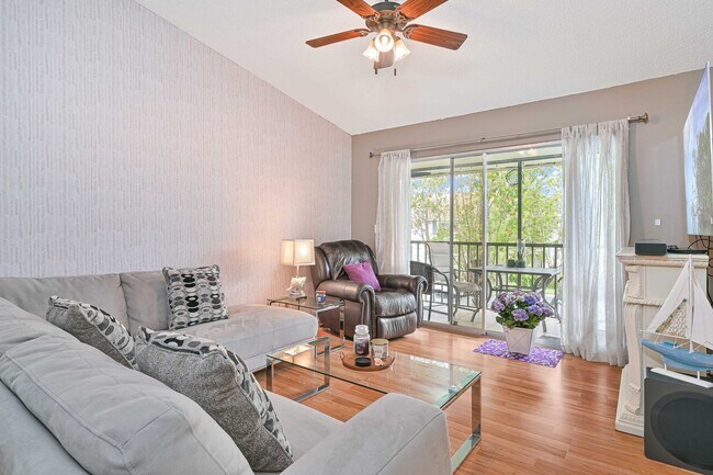 Building Photo - ~NOW AVAILABALE ~ 2/2 Summerlin Woods