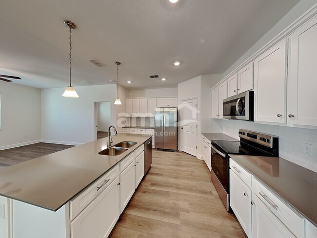 Building Photo - 1074 Heavenly Dr