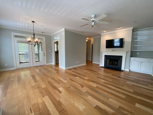 Foto del edificio - Spectacular Southern Village Two Bedroom Condo