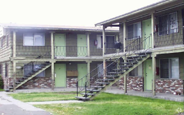 Foto del edificio - 3845-3865 Orange Ave