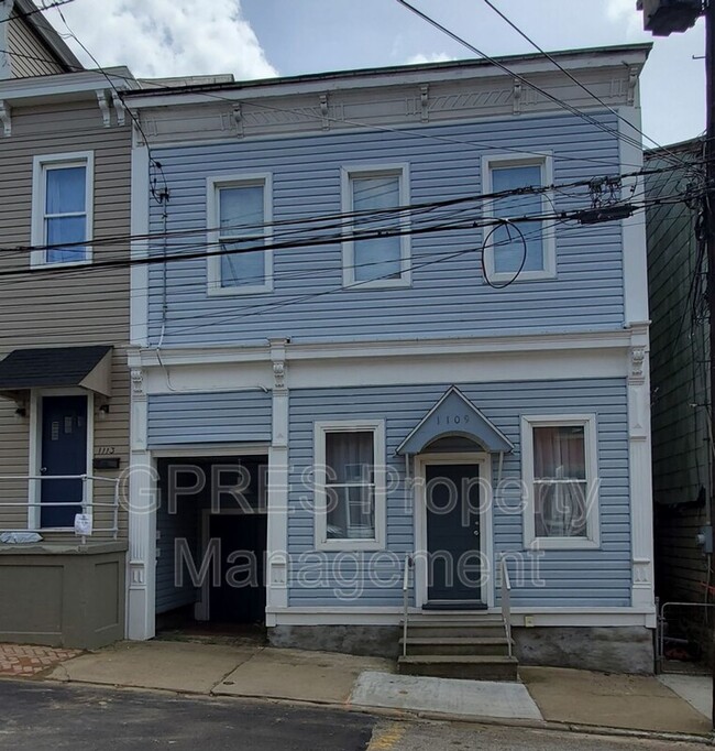 Building Photo - 1109 Goettman St.