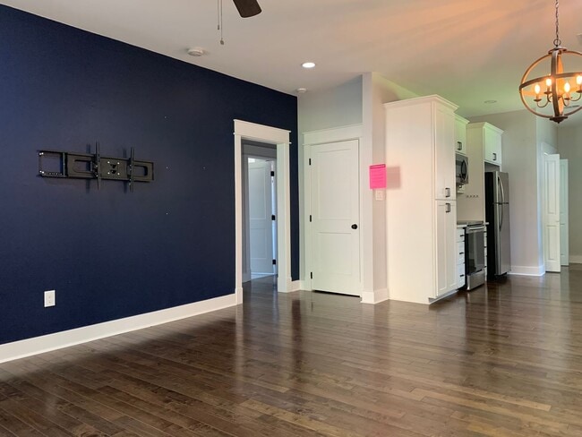 Building Photo - 116 Melrose Cir