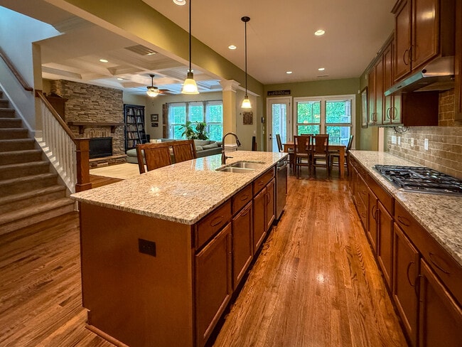 Building Photo - 4006 Tremont Dr