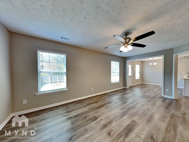 Foto del edificio - 721 Wildwood Dr