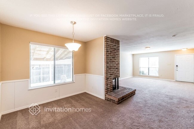Foto del edificio - 1031 Bellflower Dr