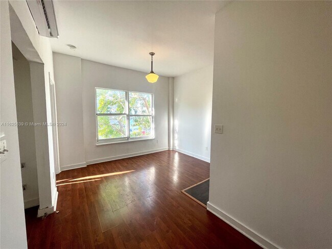 Building Photo - 4035 Meridian Ave