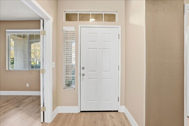 Building Photo - 3424 Babson Dr