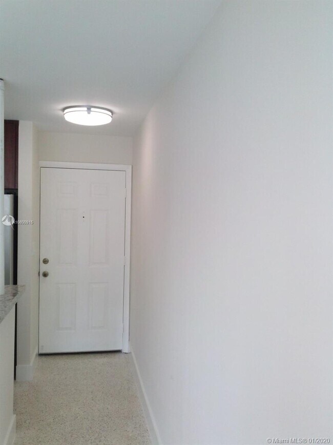Foto del edificio - 1793 SW 5th St