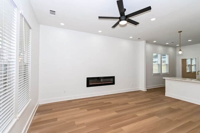 Foto del edificio - Charming Midtown Home Near Overton Park!